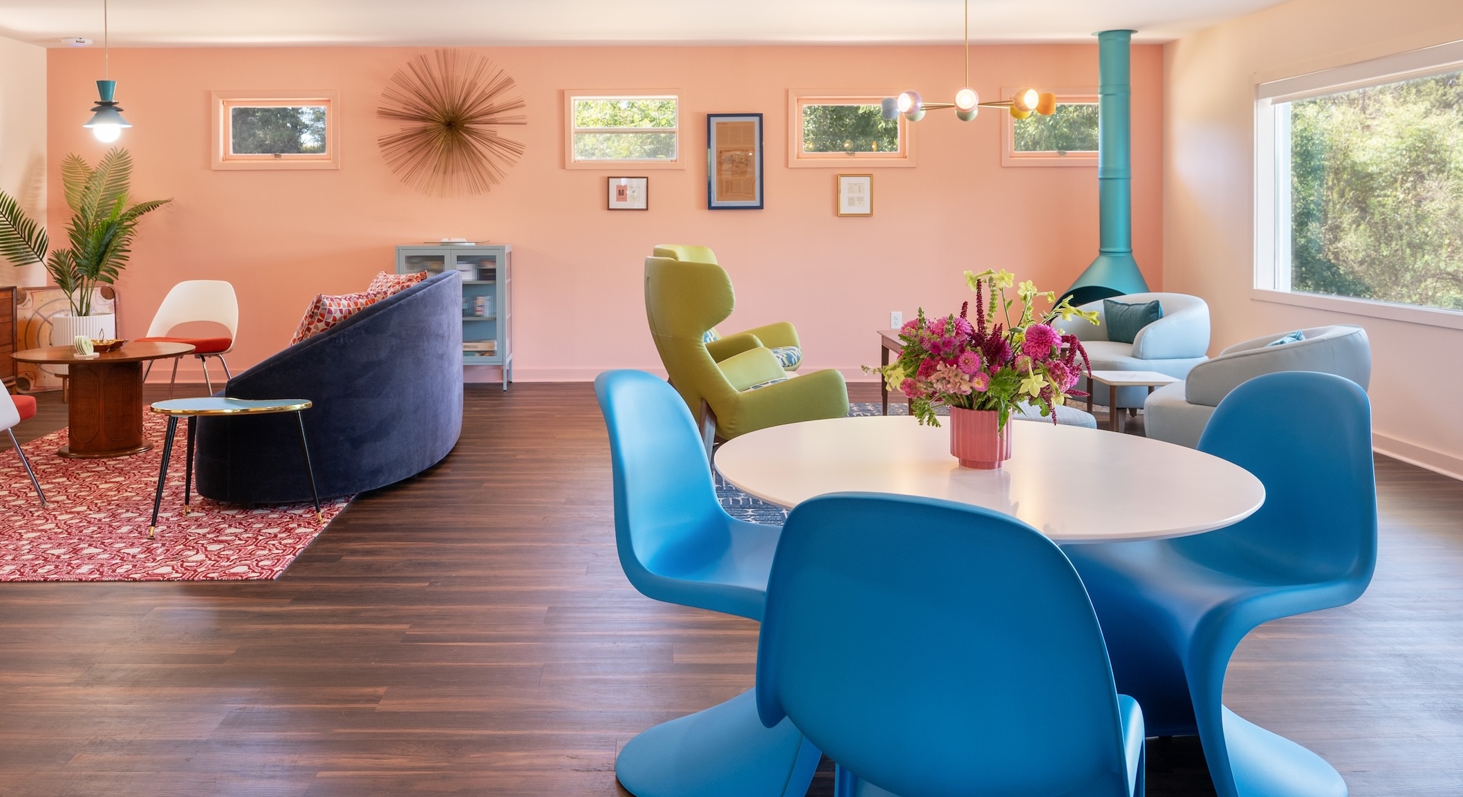 KG Motel lounge with retro seating, Malm fireplace